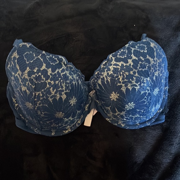 34DD Victoria secret bras. One worn two new without tags - Picture 2 of 7